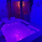 Apartament Loveroom De Luxe Avec Jacuzzi Sauna Vapeur Ecran 300 Cm *