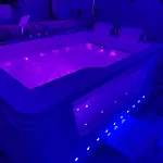 Apartament Loveroom De Luxe Avec Jacuzzi Sauna Vapeur Ecran 300 Cm