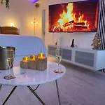 Apartament Loveroom De Luxe Avec Jacuzzi Sauna Vapeur Ecran 300 Cm Metz