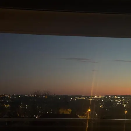 Loveroom De Luxe Avec Jacuzzi Sauna Vapeur Ecran 300 Cm * 梅斯