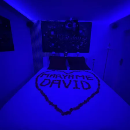 Apartment Loveroom De Luxe Avec Jacuzzi Sauna Vapeur Ecran 300 Cm