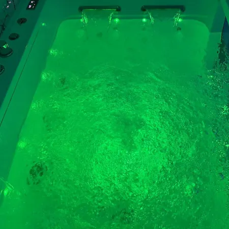 Apartman Loveroom De Luxe Avec Jacuzzi Sauna Vapeur Ecran 300 Cm