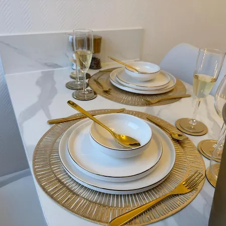 Loveroom De Luxe Avec Jacuzzi Sauna Vapeur Ecran 300 Cm *