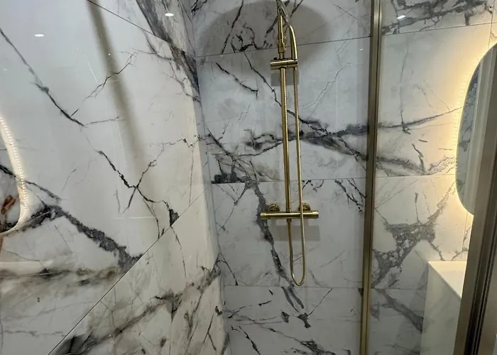 Loveroom De Luxe Avec Jacuzzi Sauna Vapeur Ecran 300 Cm *