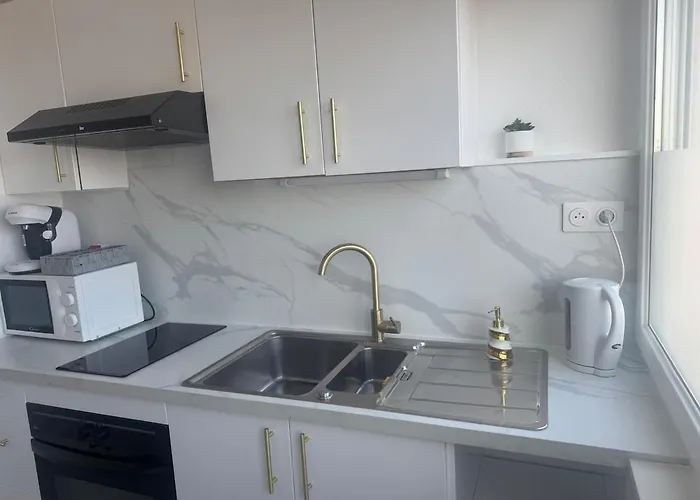 公寓 Loveroom De Luxe Avec Jacuzzi Sauna Vapeur Ecran 300 Cm