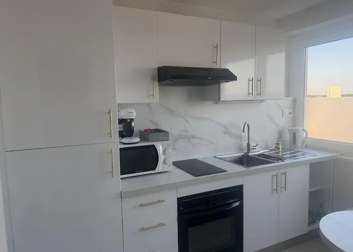 Loveroom De Luxe Avec Jacuzzi Sauna Vapeur Ecran 300 Cm *