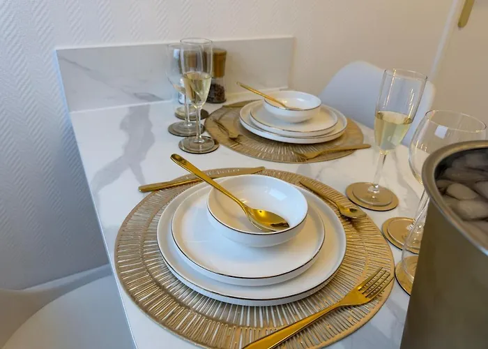 Loveroom De Luxe Avec Jacuzzi Sauna Vapeur Ecran 300 Cm *