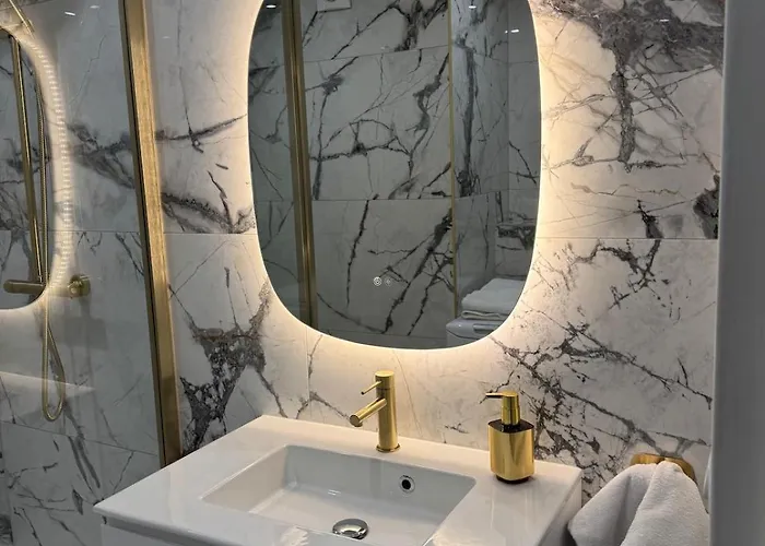 公寓 Loveroom De Luxe Avec Jacuzzi Sauna Vapeur Ecran 300 Cm *