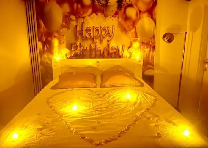 Loveroom De Luxe Avec Jacuzzi Sauna Vapeur Ecran 300 Cm * 梅斯