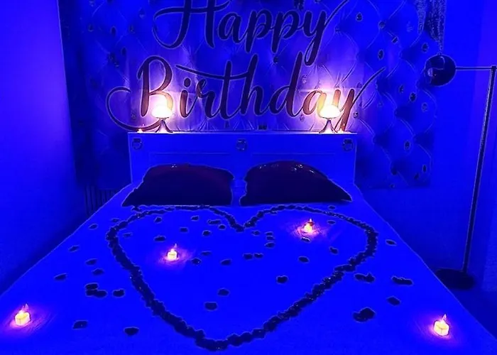 公寓 Loveroom De Luxe Avec Jacuzzi Sauna Vapeur Ecran 300 Cm